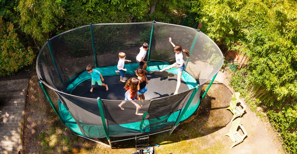Ny trampolin – det du typer af trampoliner, regler, pris og placering